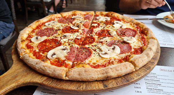 Pizza Calabria (scharf)